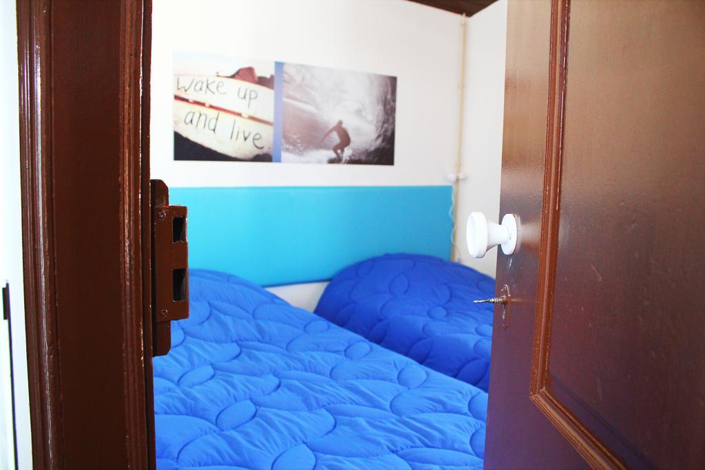 Single Fin Isurf Hostel Figueira da Foz Szoba fotó